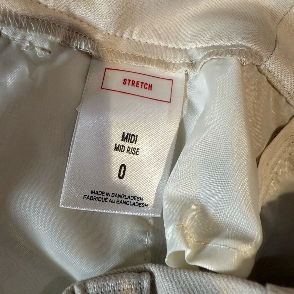 Express Midi Mid Rise Khaki Linen Shorts - Picture 7 of 7